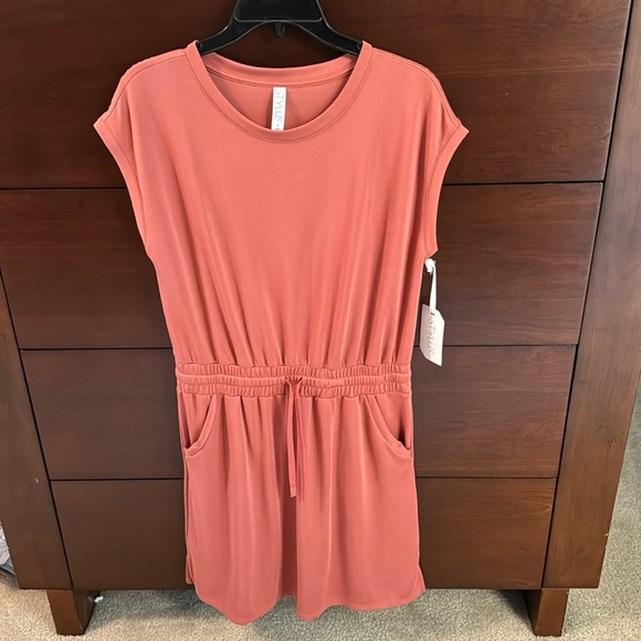 STYLUS Dresses & Skirts - NWT Stylus summer coral dress
